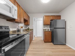 2300 Pimmit Drive 112, Falls Church VA 22043