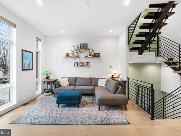 2512 E Cumberland Street, Philadelphia PA 19125