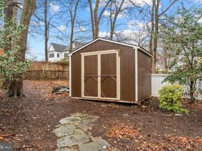 1105 Lakewood Drive SW, Vienna VA 22180