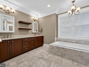 1105 Lakewood Drive SW, Vienna VA 22180