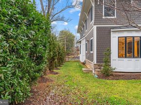 1105 Lakewood Drive SW, Vienna VA 22180