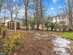 1105 Lakewood Drive SW, Vienna VA 22180