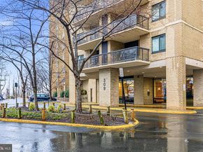 309 Yoakum Parkway 1003, Alexandria VA 22304