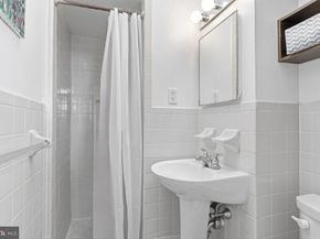 161 E Fariston Drive, Philadelphia PA 19120