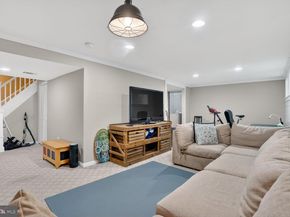 5723 27TH Street N, Arlington VA 22207