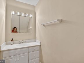 5723 27TH Street N, Arlington VA 22207