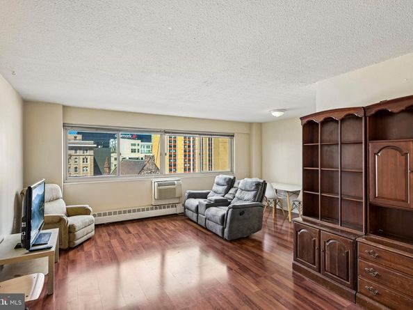 2101 Chestnut Street 817, Philadelphia PA 19103