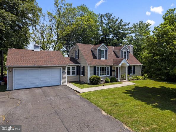 1329 W County Line Road, Hatboro PA 19040