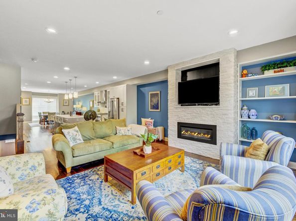 2009 North Street, Philadelphia PA 19130
