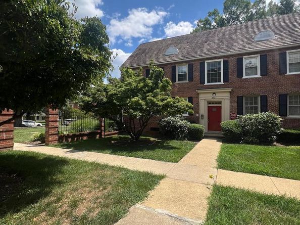 3927 Pennsylvania Avenue SE 102, Washington DC 20020