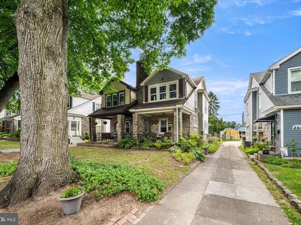 256 Ballymore Road, Springfield PA 19064