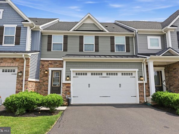 30 Griffin Way, Yardley PA 19067