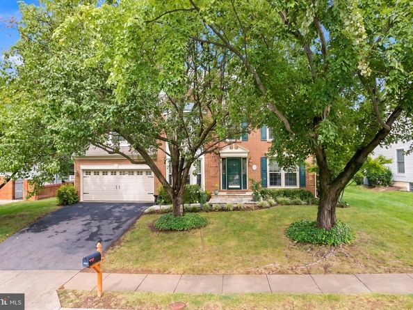1316 Summerfield Drive, Herndon VA 20170
