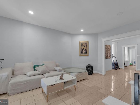 229 E Rockland Street, Philadelphia PA 19120