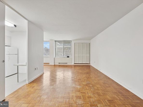 604 S Washington Square 804, Philadelphia PA 19106