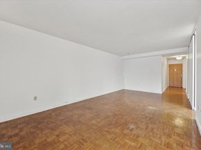 604 S Washington Square 804, Philadelphia PA 19106