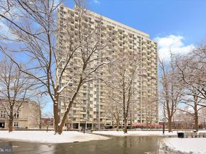 604 S Washington Square 804, Philadelphia PA 19106