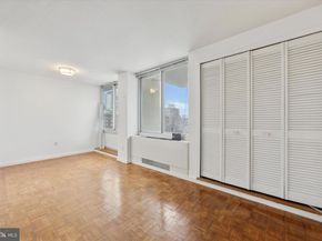 604 S Washington Square 804, Philadelphia PA 19106