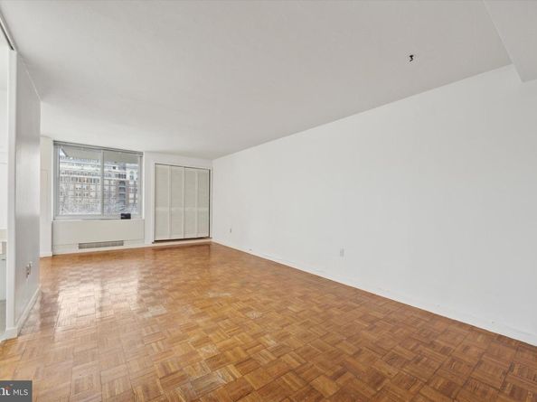 604 S Washington Square 804, Philadelphia PA 19106