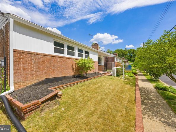 852 Burns Street SE, Washington DC 20019