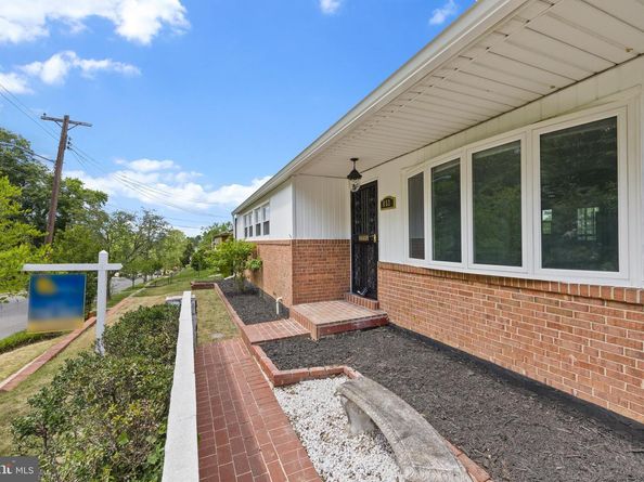 852 Burns Street SE, Washington DC 20019