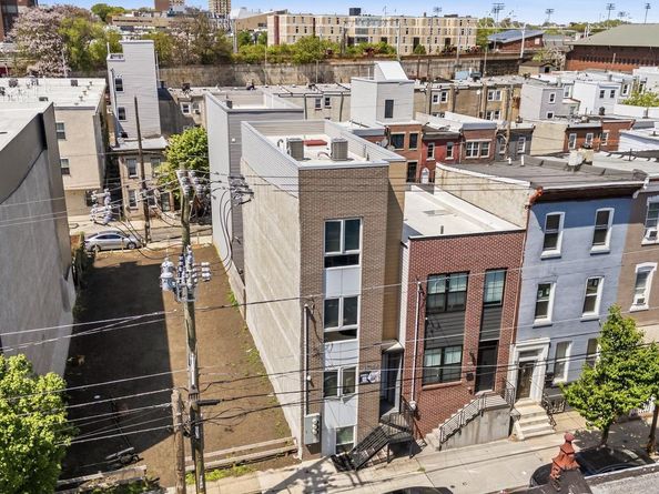 2010 N 8TH Street, Philadelphia PA 19122