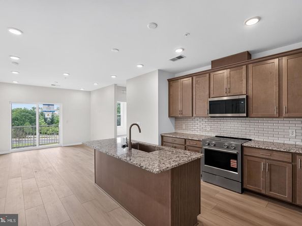 431 Washington Street 2212 FIRESTONE, Conshohocken PA 19428