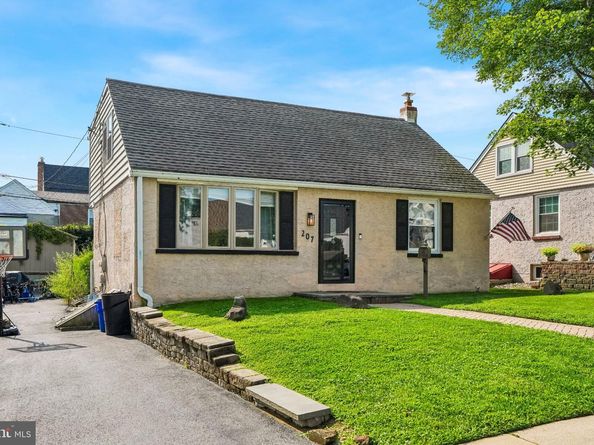 207 Rolling Road, Broomall PA 19008