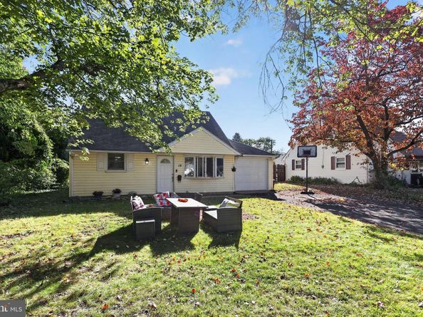 15 Drexel Road, Hatboro PA 19040