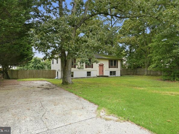 2003 Woodford Road, Vienna VA 22182