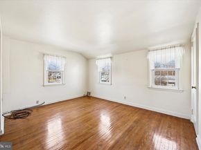 363 Holmes Road, Holmes PA 19043