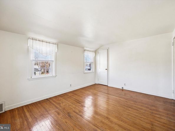 363 Holmes Road, Holmes PA 19043