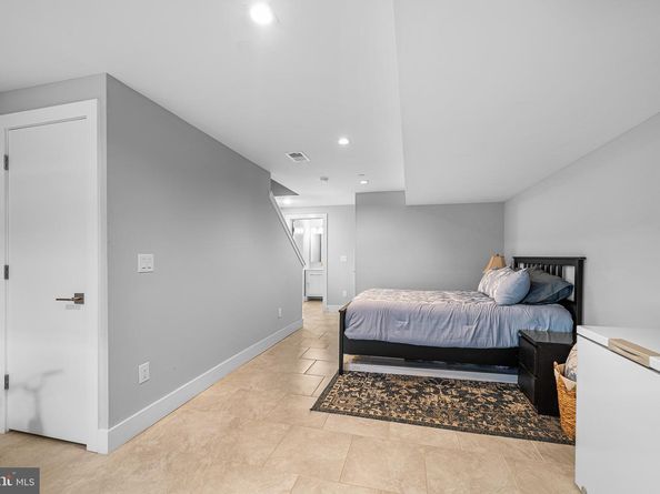 2650 E Huntingdon Street, Philadelphia PA 19125