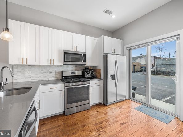 2650 E Huntingdon Street, Philadelphia PA 19125