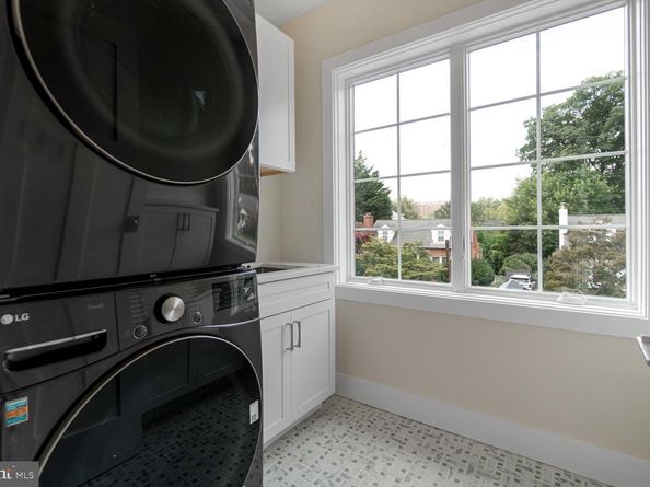 2127 N Troy, Arlington VA 22201