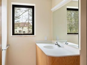 390 S Bryn Mawr Avenue, Bryn Mawr PA 19010