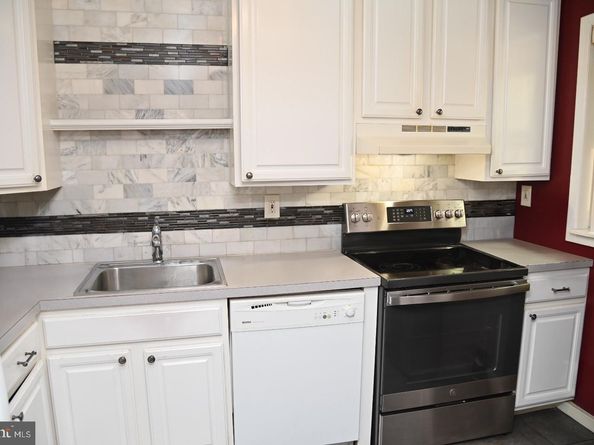 885 N York Road 12C, Warminster PA 18974