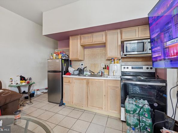 2401 N 15TH Street, Philadelphia PA 19132