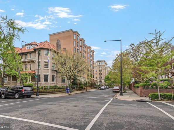 2009 Columbia Road NW 3, Washington DC 20009