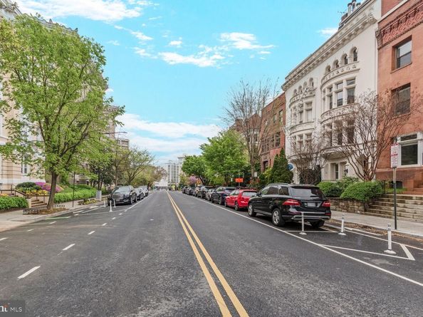 2009 Columbia Road NW 3, Washington DC 20009