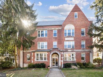 3018 Porter Street NW