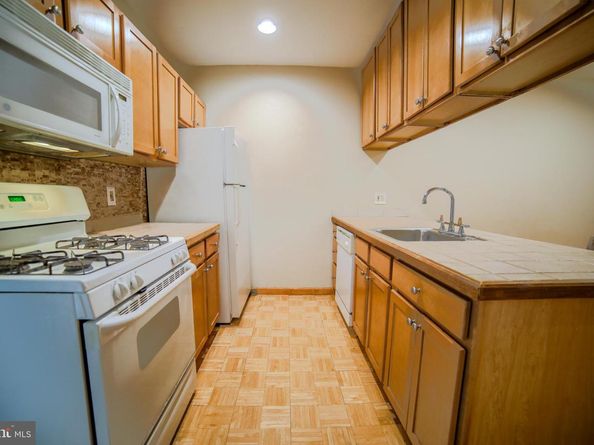 1100 Vine Street 403, Philadelphia PA 19107