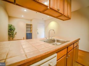 1100 Vine Street 403, Philadelphia PA 19107