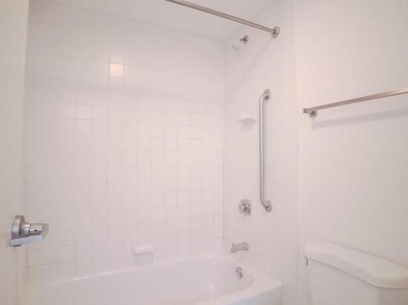 1100 Vine Street 403, Philadelphia PA 19107
