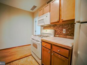 1100 Vine Street 403, Philadelphia PA 19107