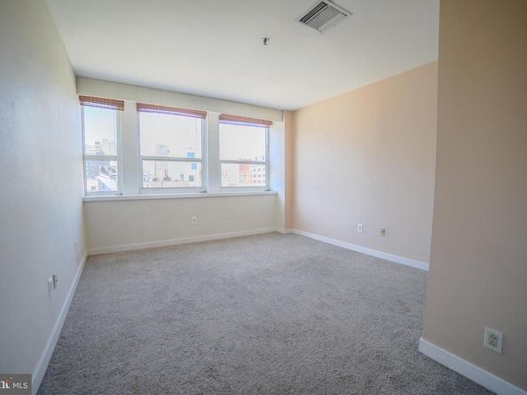 1100 Vine Street 403, Philadelphia PA 19107