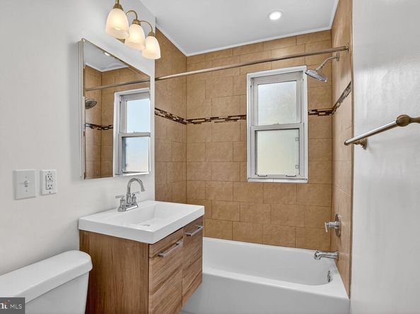 832 Delafield Street NE, Washington DC 20017
