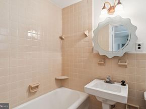 1901 Walnut Street 16E, Philadelphia PA 19103