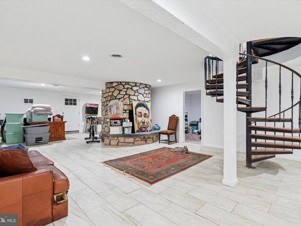 290 Hatboro Road, Ivyland PA 18974