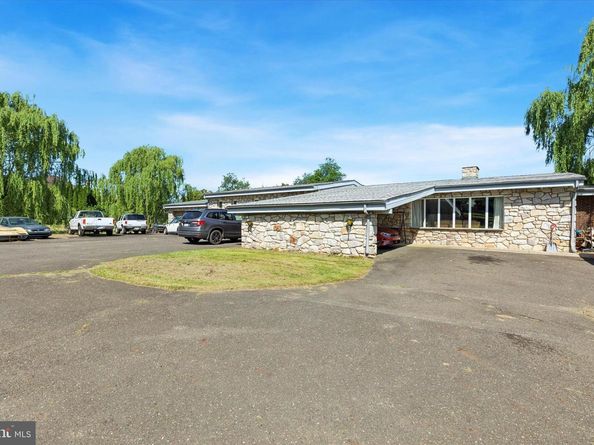 290 Hatboro Road, Ivyland PA 18974